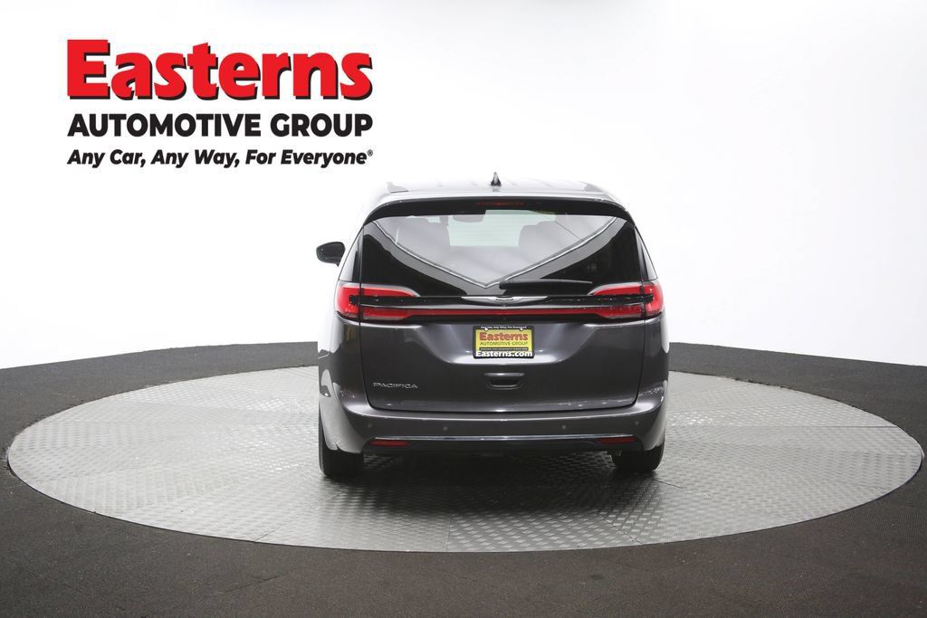 Used 2023 Chrysler Pacifica Touring-L FWD image 40