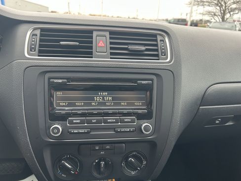 Used 2014 Volkswagen Jetta SE image 13