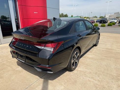 Used 2023 Hyundai Elantra SEL w/ Convenience Package FWD image 4
