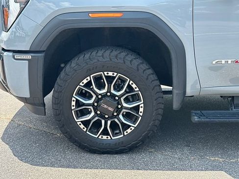 Used 2024 GMC Sierra 2500 AT4 w/ AT4 Premium Plus Package AWD/4WD image 13