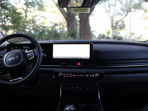 New 2026 Kia Carnival EX image 30