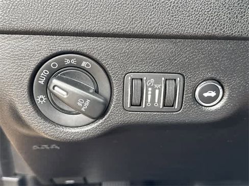 Used 2020 Dodge Charger SXT w/ Blacktop Package image 19