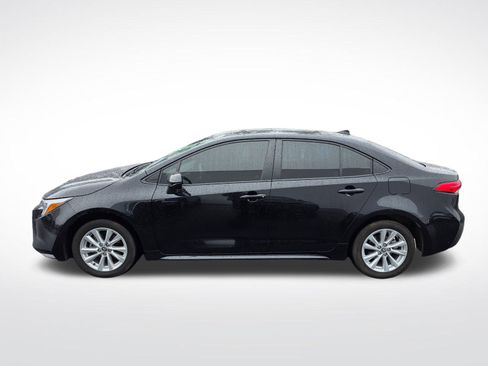 Used 2023 Toyota Corolla LE w/ LE Premium Package image 8