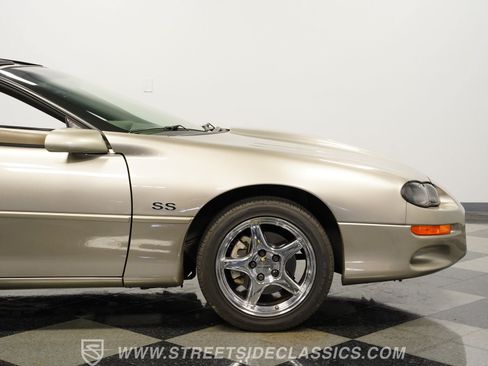 Used 2002 Chevrolet Camaro Z28 w/ SS Performance/Appearance Pkg RWD image 31