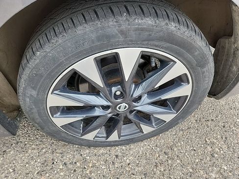 Used 2019 Nissan Sentra SR w/ Premium Package (SR) FWD image 48