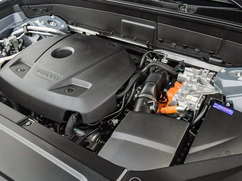 Certified 2023 Volvo XC90 T8 Ultimate image 34