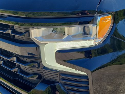 Used 2022 Chevrolet Silverado 1500 RST w/ Convenience Package II AWD/4WD image 9