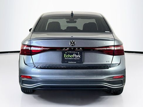 Used 2025 Volkswagen Jetta SE FWD image 7