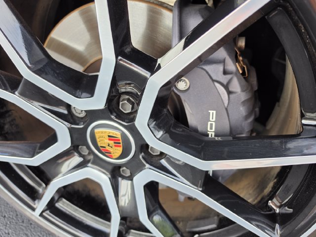 Used 2023 Porsche Taycan RWD image 5