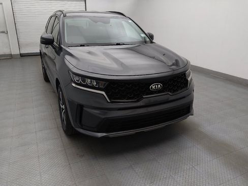 Used 2021 Kia Sorento S image 14