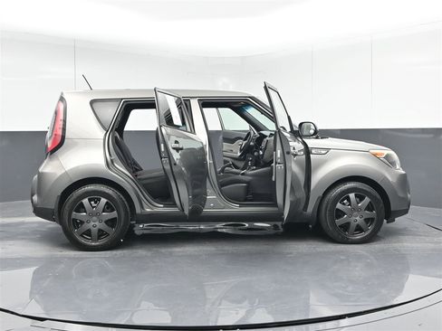 Used 2015 Kia Soul image 39