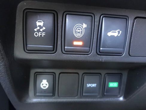 Used 2017 Nissan Rogue SL image 16