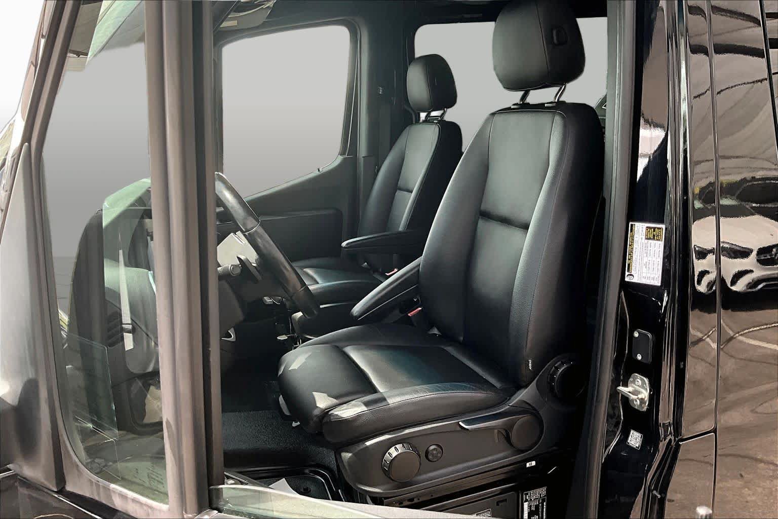 Used 2023 Mercedes-Benz Sprinter 1500 image 8