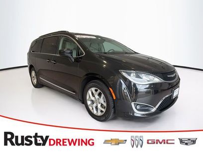 Used 2017 Chrysler Pacifica Touring-L w/ Tire & Wheel Group