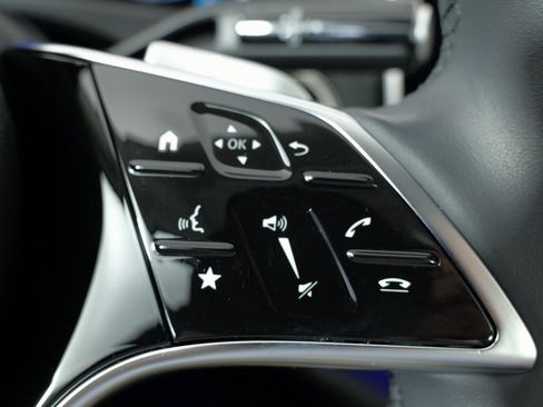 Used 2025 Mercedes-Benz E 350 4MATIC Sedan image 50