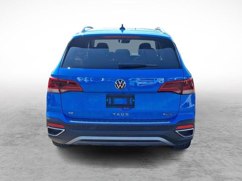 Used 2023 Volkswagen Taos SE w/ Panoramic Sunroof Package image 4