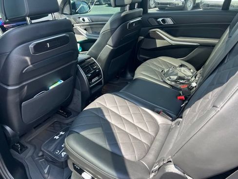 Used 2026 BMW X7 xDrive40i w/ M Sport Package AWD/4WD image 29