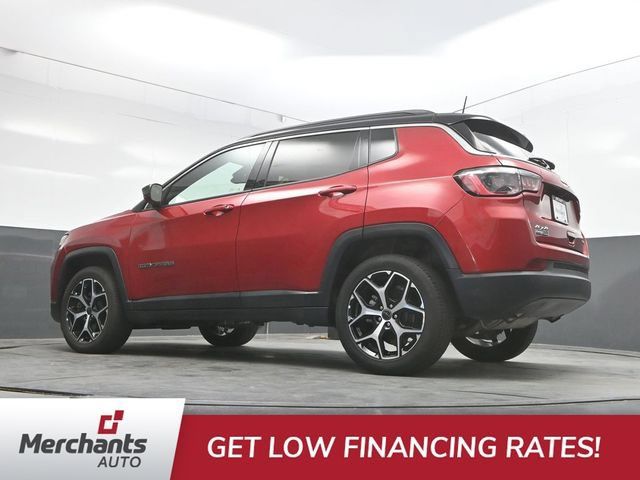 Used 2025 Jeep Compass Limited AWD/4WD image 38