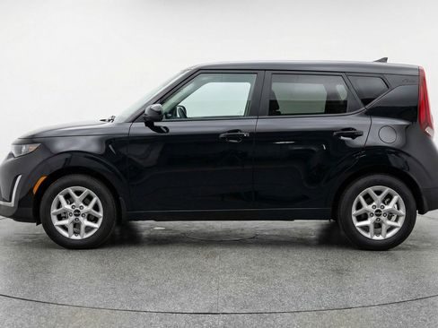 Used 2025 Kia Soul LX w/ LX Technology Package image 3