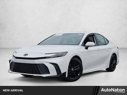Used 2026 Toyota Camry SE w/ Multimedia Upgrade Package FWD image 1