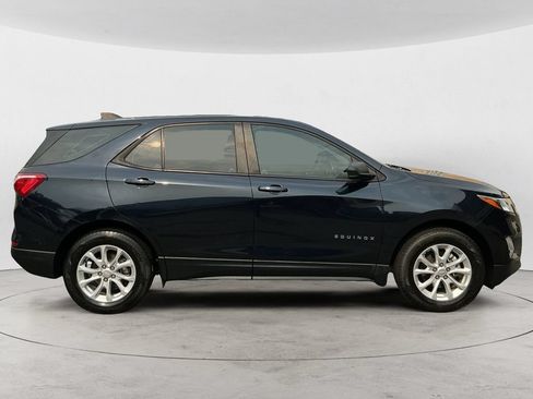 Used 2020 Chevrolet Equinox LS w/ LPO, Floor Liner Package FWD image 4