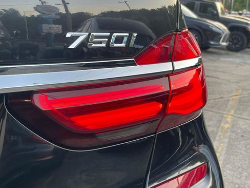 Used 2017 BMW 750i xDrive AWD/4WD image 24