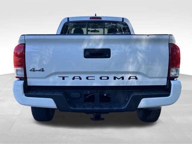 Used 2016 Toyota Tacoma SR w/ SR Convenience Package AWD/4WD image 4