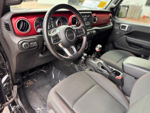 Used 2021 Jeep Gladiator Rubicon w/ Trailer Tow Package AWD/4WD image 14