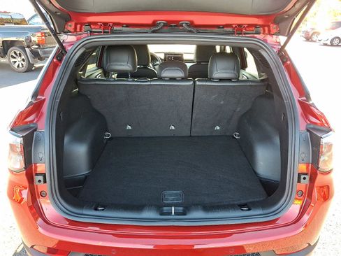 Used 2025 Jeep Compass Limited image 28