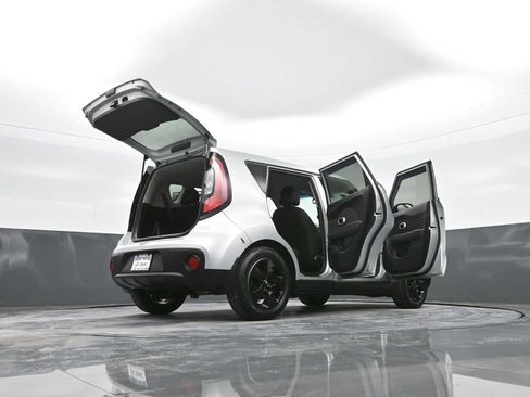 Used 2019 Kia Soul image 43