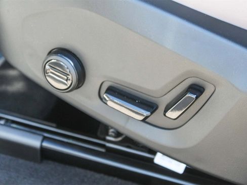 New 2026 Volvo XC60 B5 Plus w/ Protection Package Premier image 24