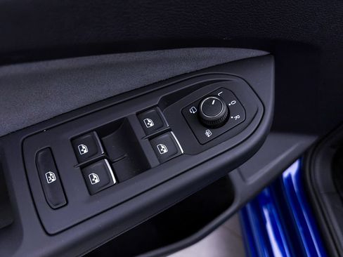Used 2025 Volkswagen Golf R Black Edition AWD/4WD image 19