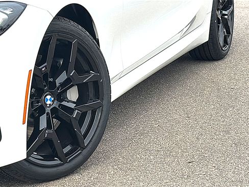 New 2026 BMW 330i Sedan w/ M Sport Package RWD image 3