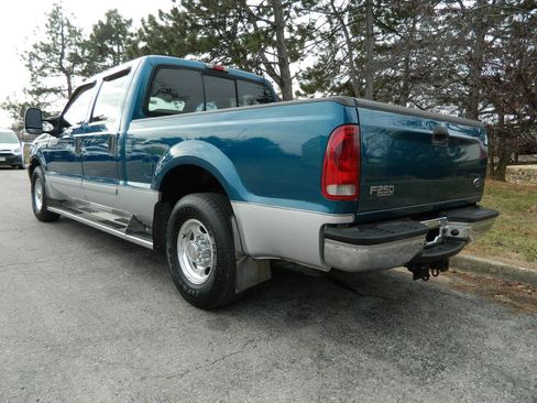 Used 2002 Ford F250 Lariat image 6