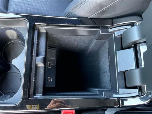 Used 2023 Land Rover Range Rover Evoque R-Dynamic SE image 37