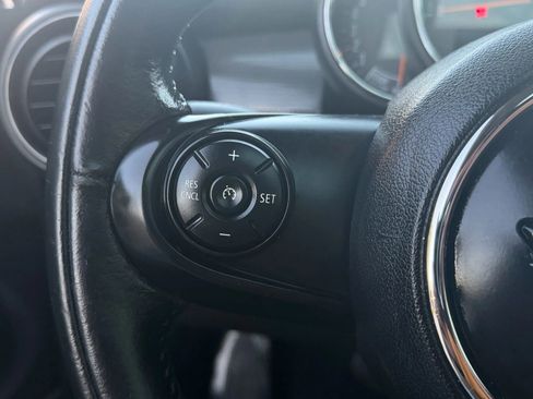 Used 2017 MINI Cooper 2-Door Hardtop image 17