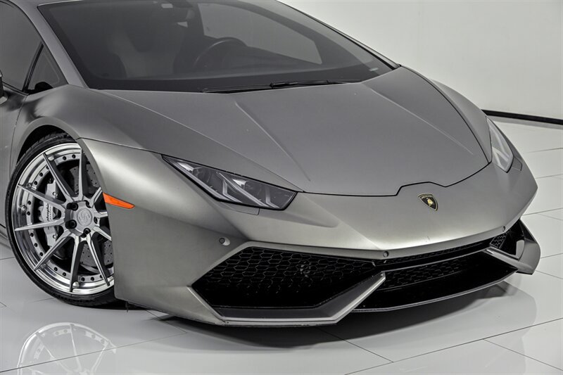 Used 2015 Lamborghini Huracan LP 610-4 AWD/4WD image 3