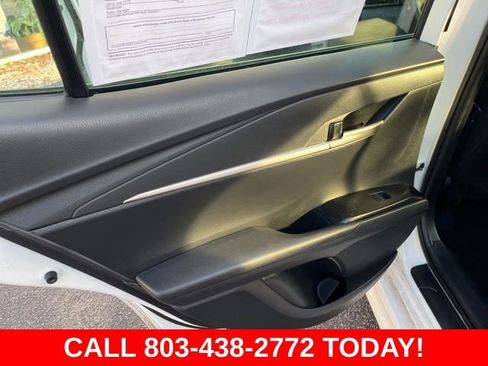 Used 2025 Toyota Camry SE w/ Convenience Package image 10
