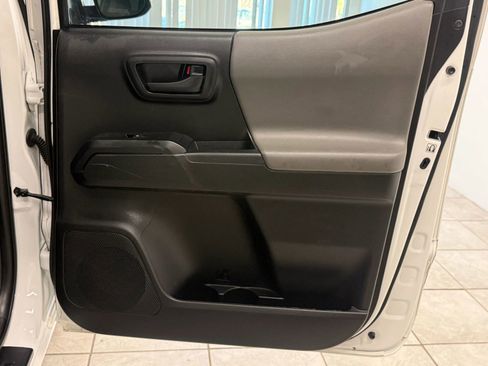 Used 2019 Toyota Tacoma SR w/ SR Convenience Package image 20