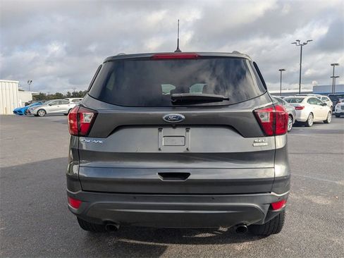 Used 2019 Ford Escape SEL image 4