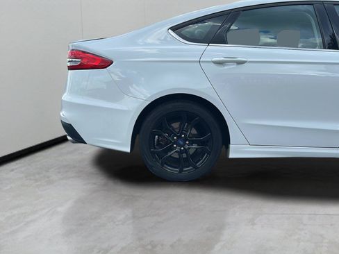 Used 2019 Ford Fusion SE w/ Equipment Group 151A FWD image 24