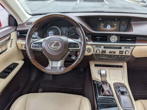 Used 2018 Lexus ES 350 w/ Premier Package FWD image 13