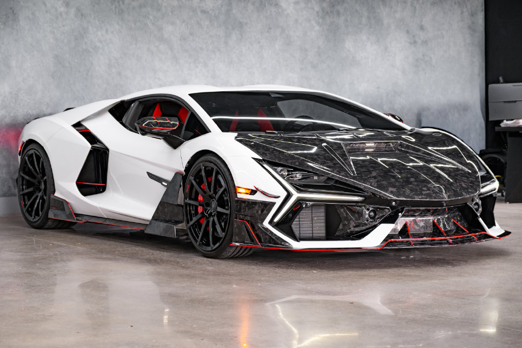 Used 2024 Lamborghini Revuelto AWD/4WD image 2