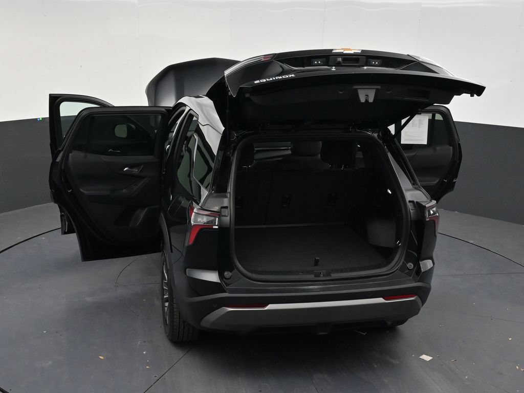 Used 2026 Chevrolet Equinox LT FWD image 32