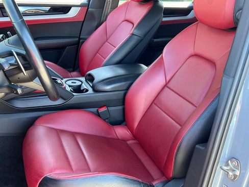 Certified 2024 Porsche Cayenne S AWD/4WD image 5