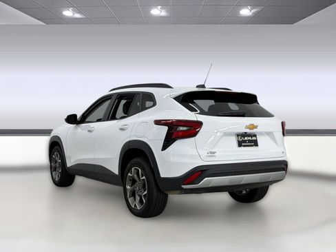 Used 2026 Chevrolet Trax LT w/ Driver Confidence Package FWD image 3
