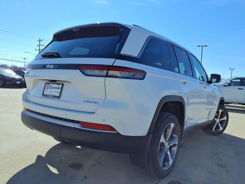 New 2026 Jeep Grand Cherokee Limited w/ Luxury Tech Group II AWD/4WD image 31