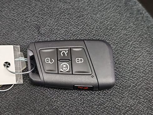 New 2026 Volkswagen Taos SEL AWD/4WD image 36