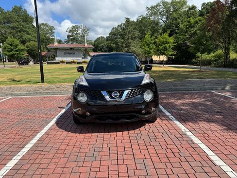 Used 2015 Nissan Juke SL image 2