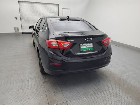 Used 2018 Chevrolet Cruze LT w/ Sun And Sound Package FWD image 6